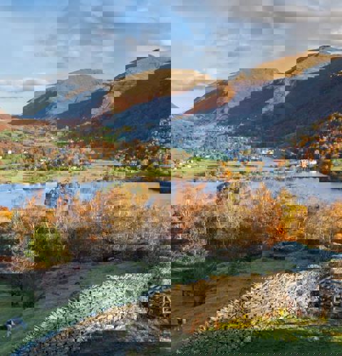 Where and When to See the Leaves Turn in the Lake District ?? ''