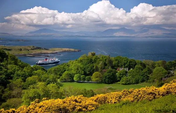 Crerar Group | 0I5d9687 Mull Ferry Passes Dunollie From Battleship Hill Small (2)