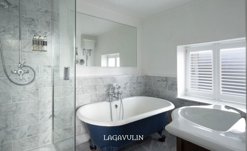 LAGAVULIN (2) (Label)