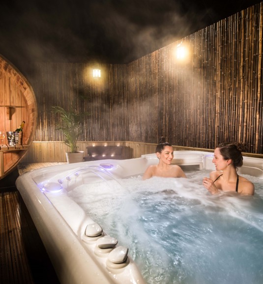 Thainstone House Outdoor Hot Tub Without Glasses