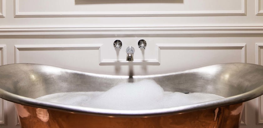 Thainstone House Junior Suite Bath Close
