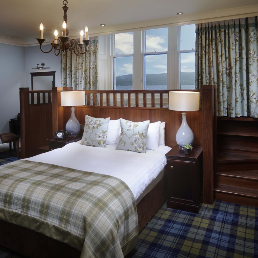 Loch Fyne | Hen Coup